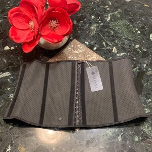 🌹YIANNA • NWT HIGH COMPRESSION LATEX Black ADJUSTABLE Waist Trainer